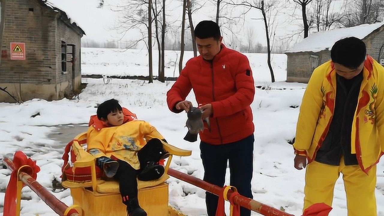 农村孩子剪鸭尾有人认为这是劳民伤财的陋习大家怎么看