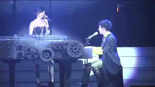 新加坡林俊杰演唱会，JJ与孙燕姿合唱《她说》