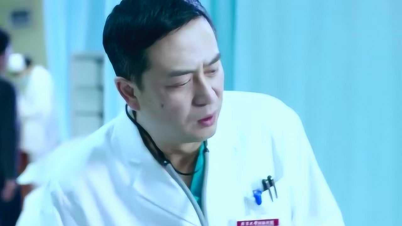 急诊科医生：何建一抢救患者，病人失血性休克，建立中心静脉通路_腾讯视频