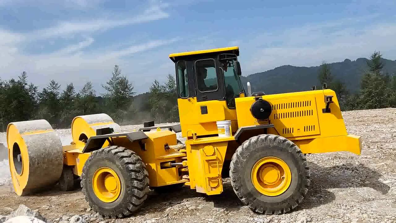 郑州中航冲击式压路机冲击压路机冲击碾冲击压实机梅花碾压路机z