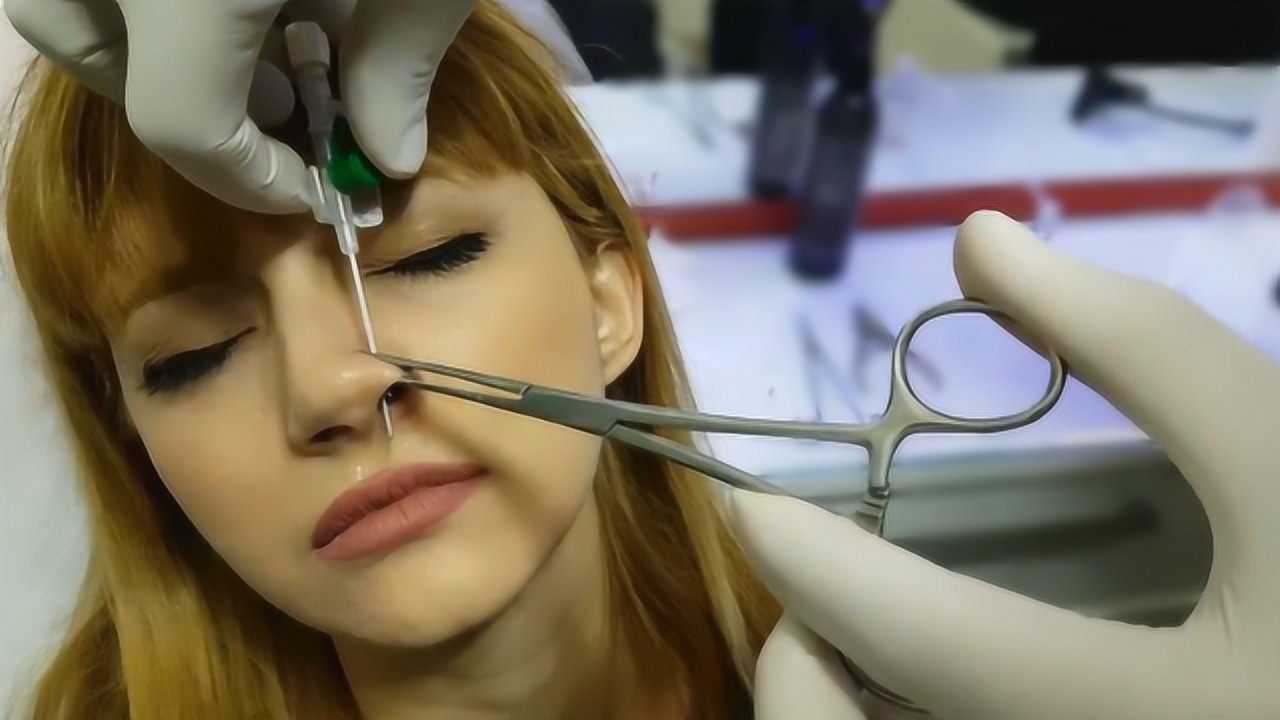 美丽的鼻钉是如何插入鼻翼的看了美女的打鼻钉我就放心了