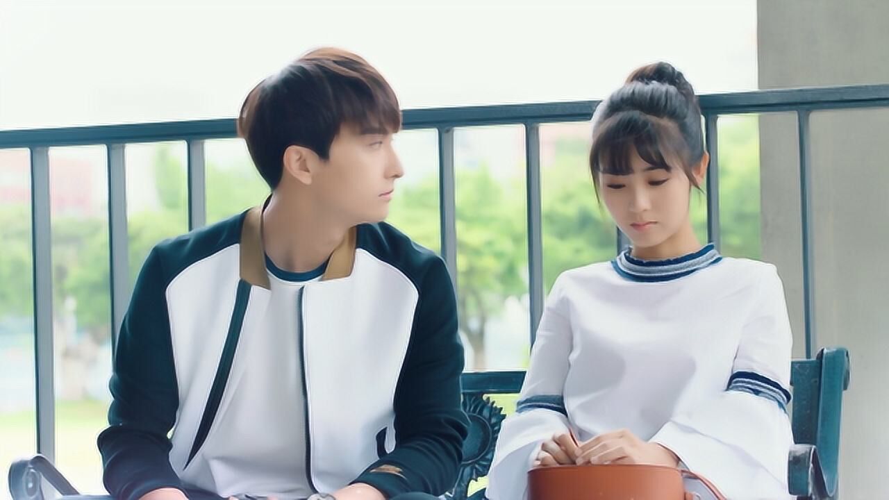 班长殿下看着你那沉醉的甜美望着你像盛开的玫瑰是我喜欢你