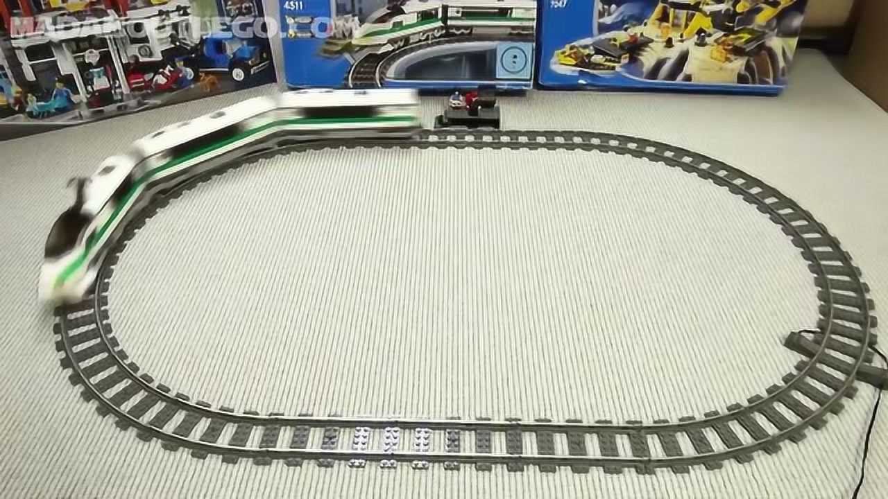 乐高积木玩具:乐高世界城高速列车4511