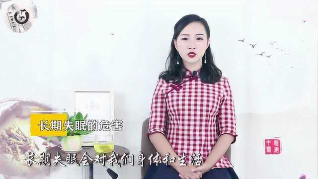 双手搓热掌根,点按这里3分钟,脑子慢慢放松,失眠数次变少