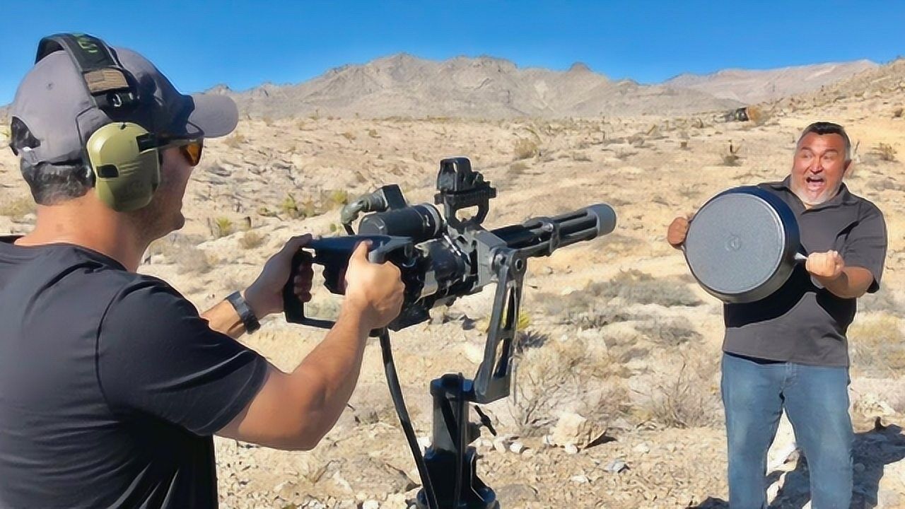 中国制作的平底锅,能否抵挡住加特林的扫射?镜头记录彪悍全过程