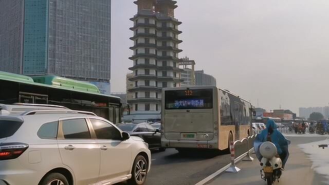 大玉米和二七纪念塔谁才是郑州地标性建筑,喜欢住在市区还是东区