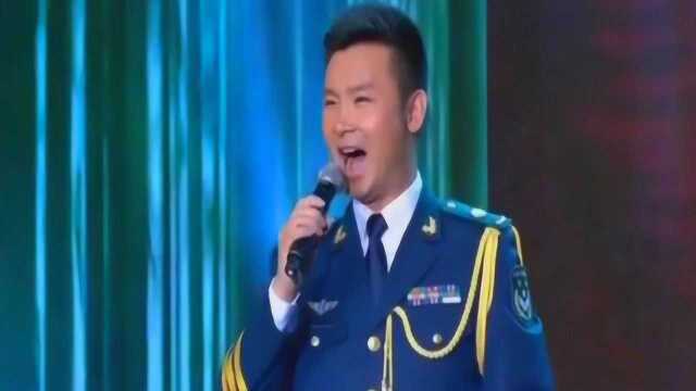 刘和刚一曲《好男儿就是要当兵》,歌声嘹亮,催人奋进