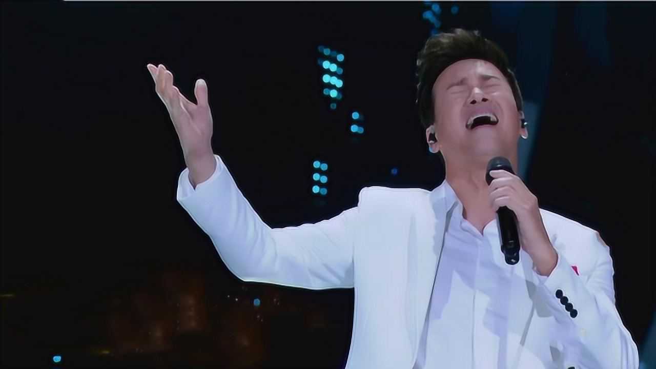 李圣杰15年后再唱《手放开》,开口瞬间回忆涌上心头,太经典了