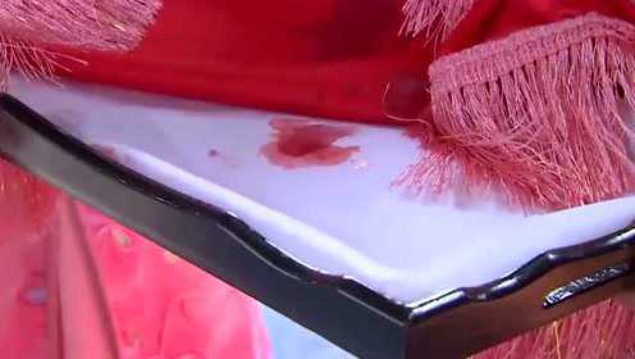 倾城绝恋美璃看到素莹的落红帕这才明白当初王爷的举动的意义