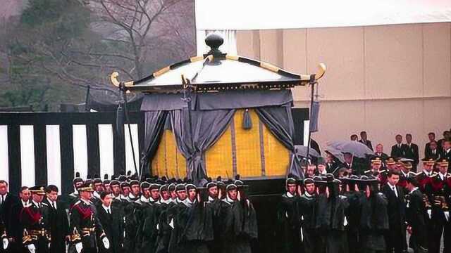 日本天皇裕仁去世,日方希望中国参加葬礼,我们只有4个字送上