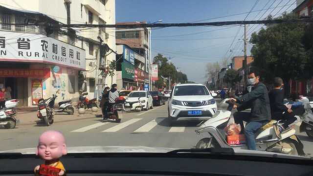 河南南阳:小伙爸妈准备去上海,去办证明,看农村现状,油价超低