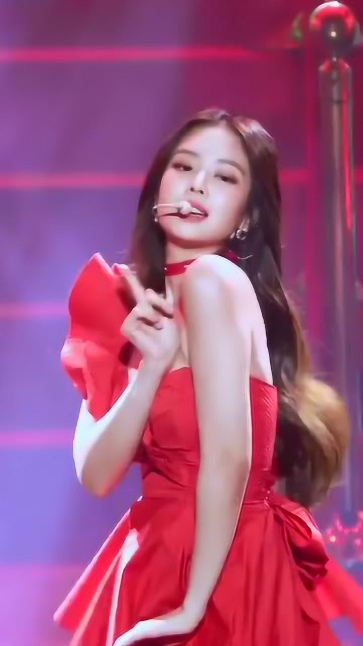 金智妮这场solo是多少人的心头爱性感又可爱