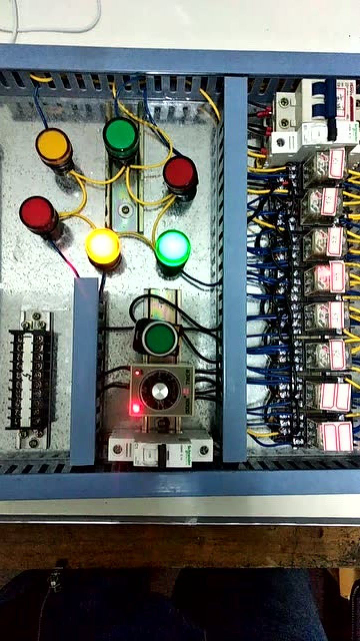 6燈跑馬燈電路8繼電器控制6指示燈主要是硬件邏輯控制