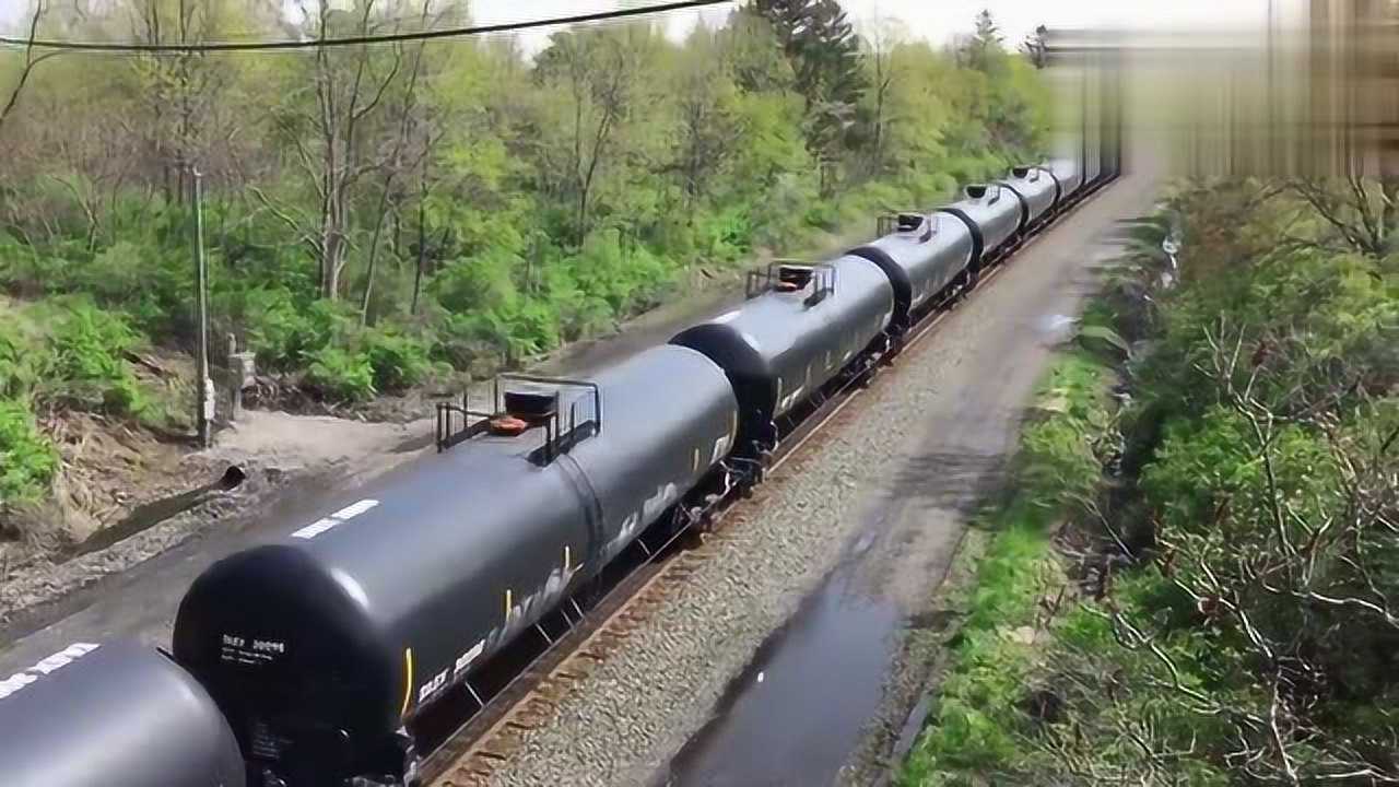 好长的一列油罐火车,数着数着就数懵了,太长了!