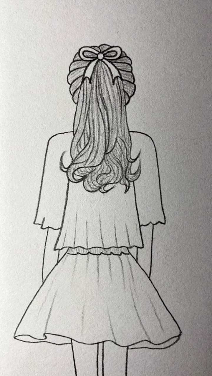 画长发女孩的背影