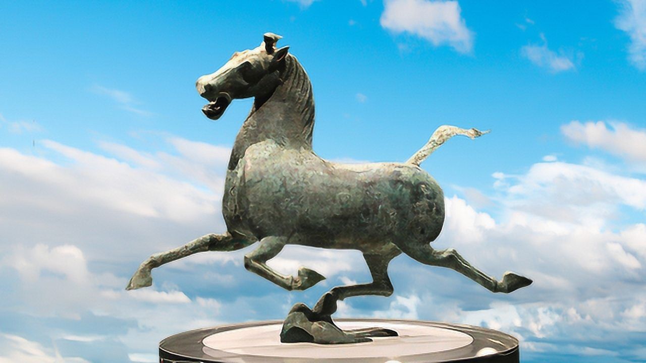 中国旅游标志马踏飞燕的出土地武威雷台汉墓