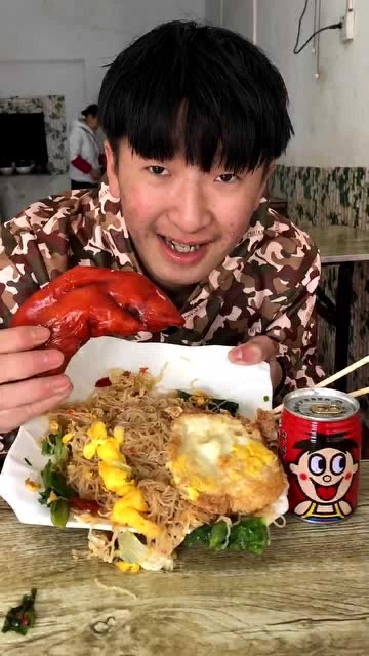 农村成杰吃豪华套餐,真痛快