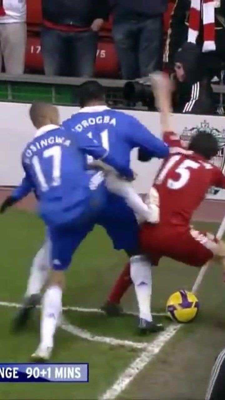 角旗杆的另类故事切尔西的博辛瓦脚踹利物浦的贝纳永