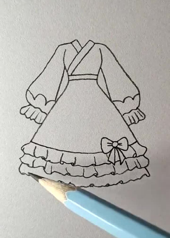 生活搞笑简笔画画一件美丽的长裙