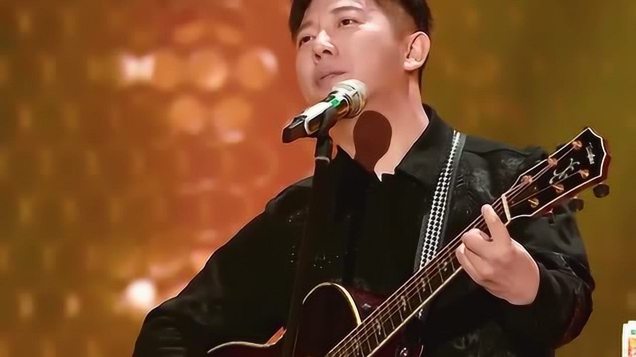 天赐的声音,胡海泉搭档高进,边弹边唱《朋友》