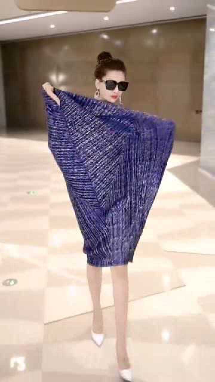 只要颜值高身材好就算披块麻袋出门也能穿出时尚感