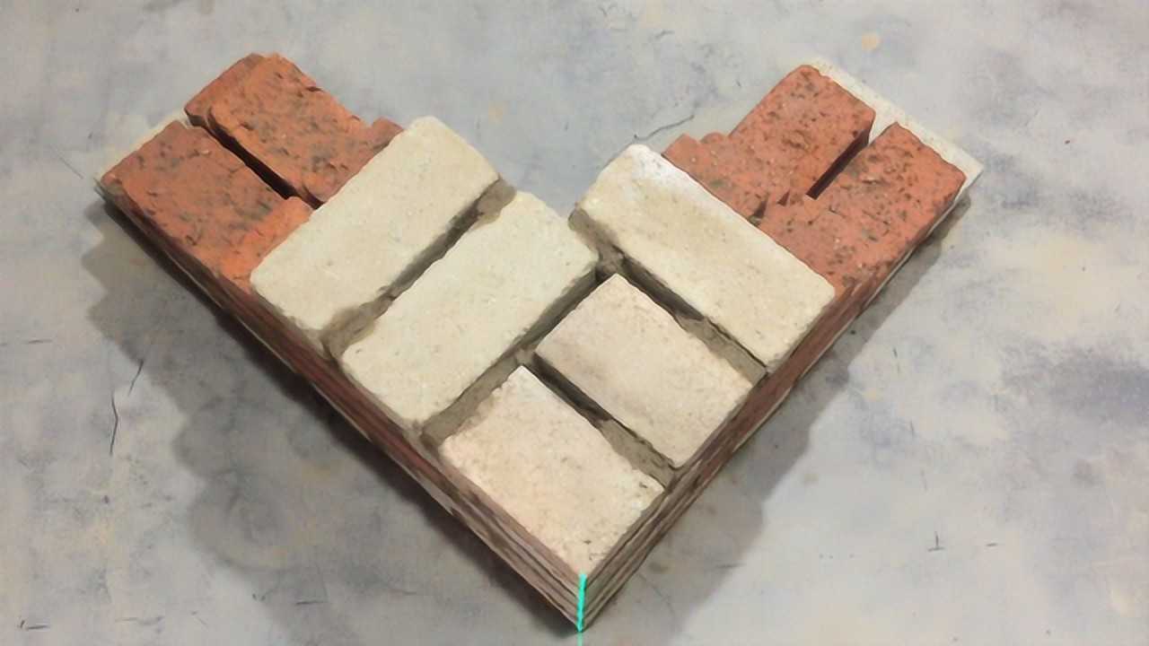 二四墙转角怎么砌?三顺一丁排砖砌法,瓦工砌墙视频!