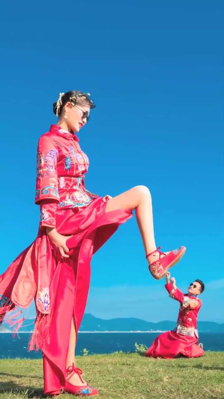 海边拍婚纱照拍出老婆把我踩在脚下的感觉摄影师竟这样设计