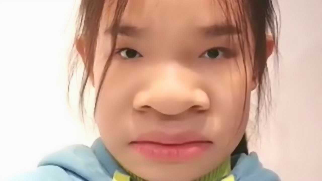 童模宋小睿憋笑挑战这个表情包真是绝了网友我都被小睿逗笑了