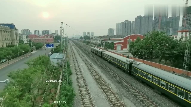 天津站四号楼,北京开往白城的k1023次火车,快速通过