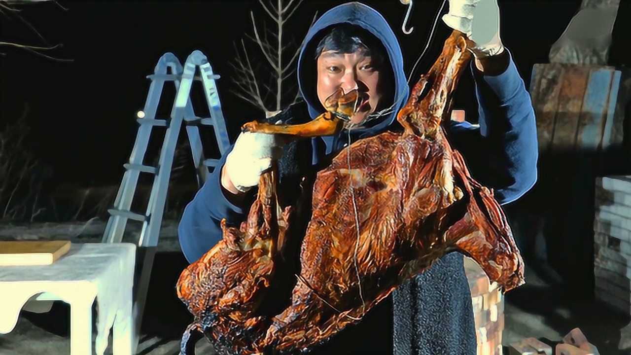 丛林野食壮汉韩国吃播起重机挂炉烤全羊教你如何暴力拆卸整只羊