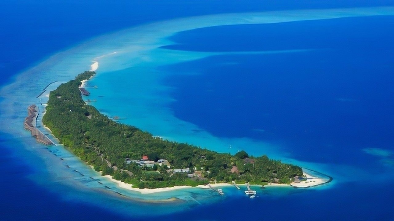 南沙群岛填海潜力最大的岛礁可建成30平方公里海岛媲美永暑岛