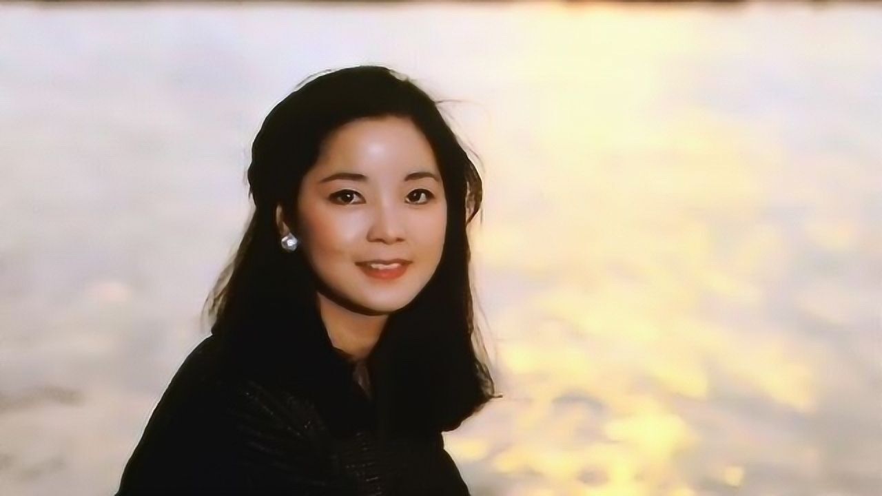 邓丽君1976年香港利舞台演唱会美丽动人