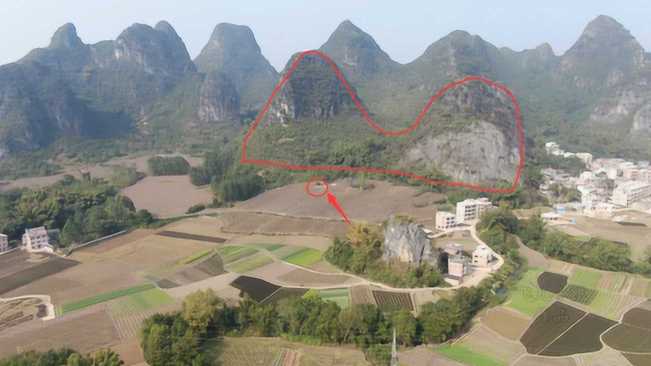 航拍广西风水宝地此地葬在笔架山下后人这是要出文人啊