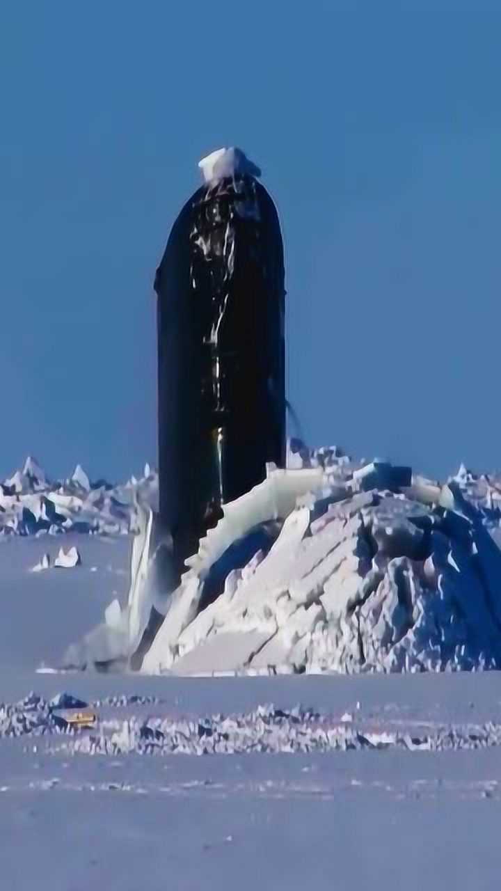 俄罗斯核潜艇北极破冰图片