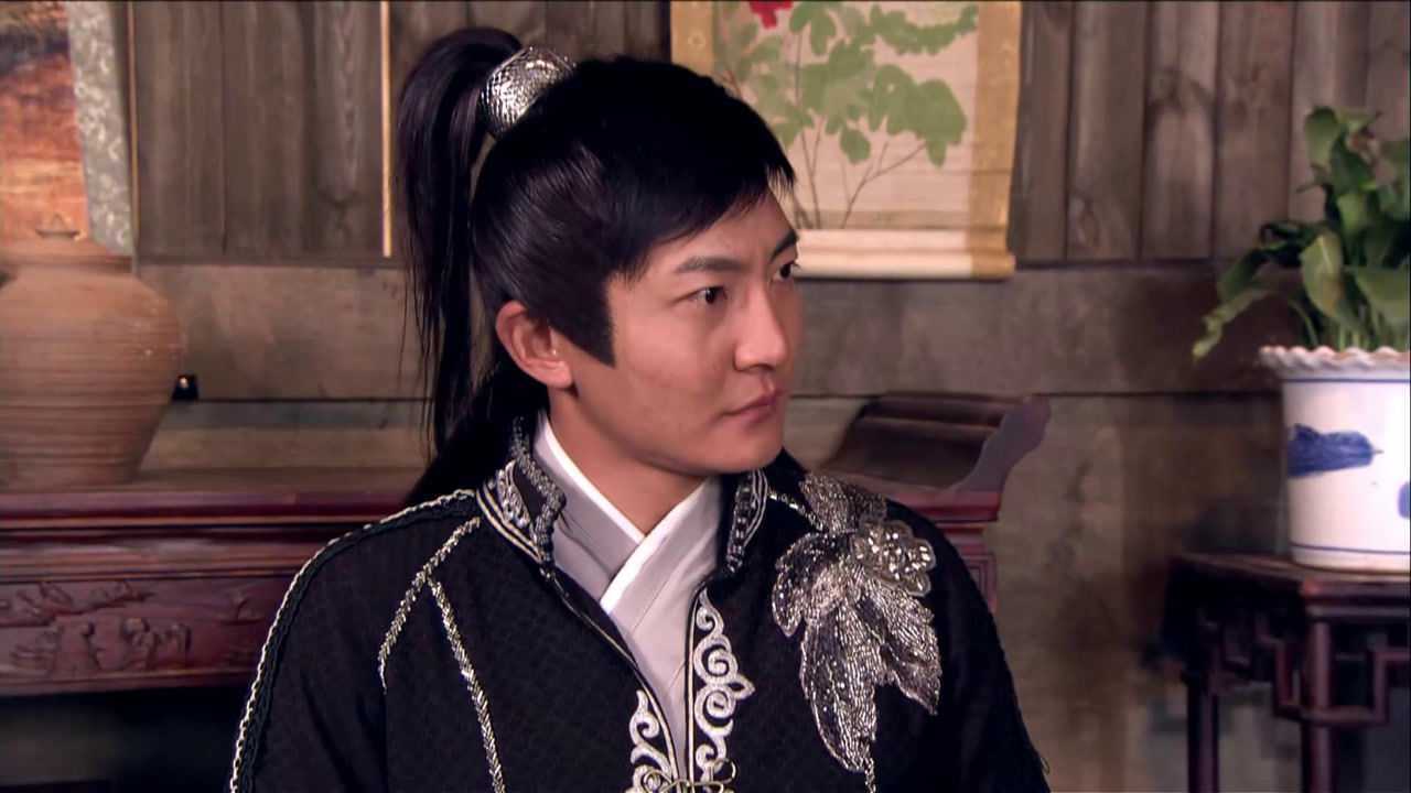 龙门镖局恭叔武功高强被陆三金高薪聘用不料他居然害怕打架