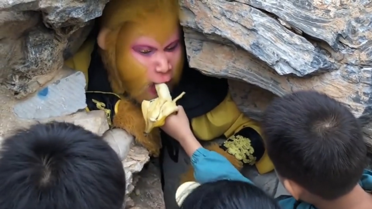 五指山招孙悟空吃东西猴哥一年重了30斤再胖就演八戒