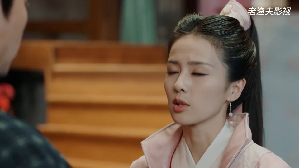 九流霸主:女孩一夜之间失去所有亲朋好友,无法接受的她却走上了复仇