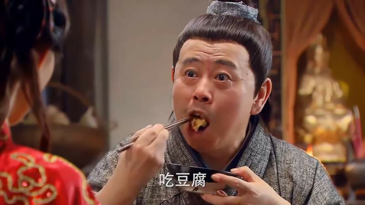 武松:潘金莲半夜喂武大郎吃牛肉,哪料大郎不喜欢:我喜欢吃豆腐