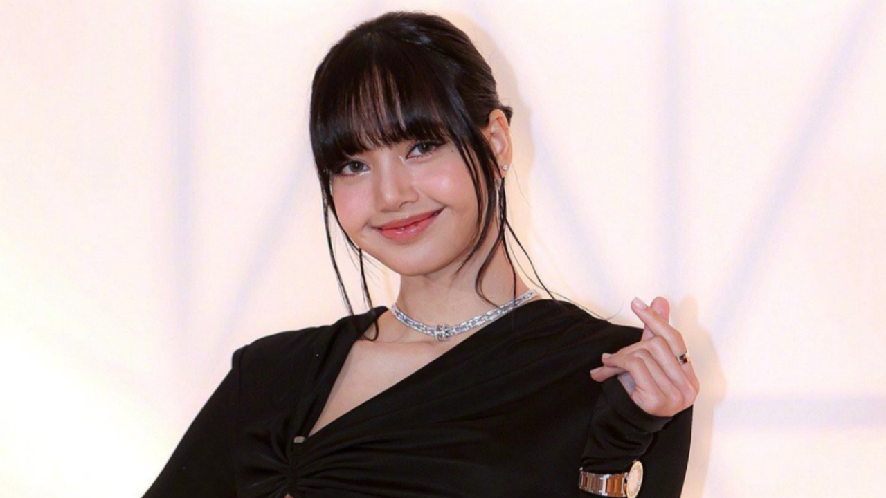 lisa韩国生图惨翻车,妆容油腻肿到认不出,离开滤镜后泰味十足