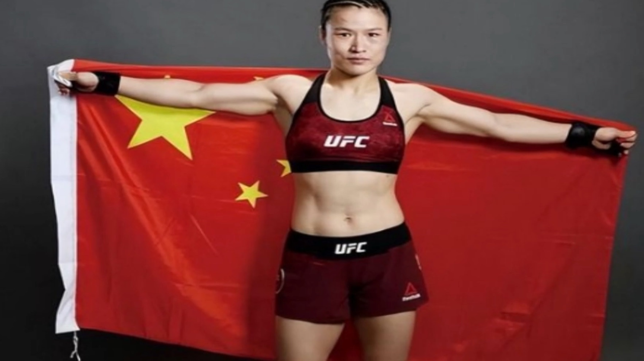 名场面|韩国女拳王叫嚣张伟丽,赛场与裁判狼狈为奸,却未改变被ko的