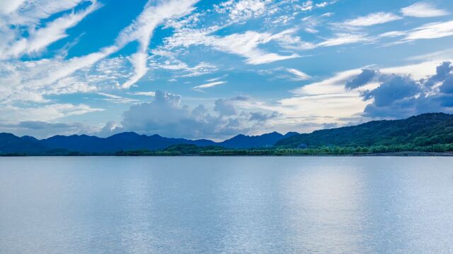 被治愈的夏天!夏日西湖蓝天白云微风徐徐