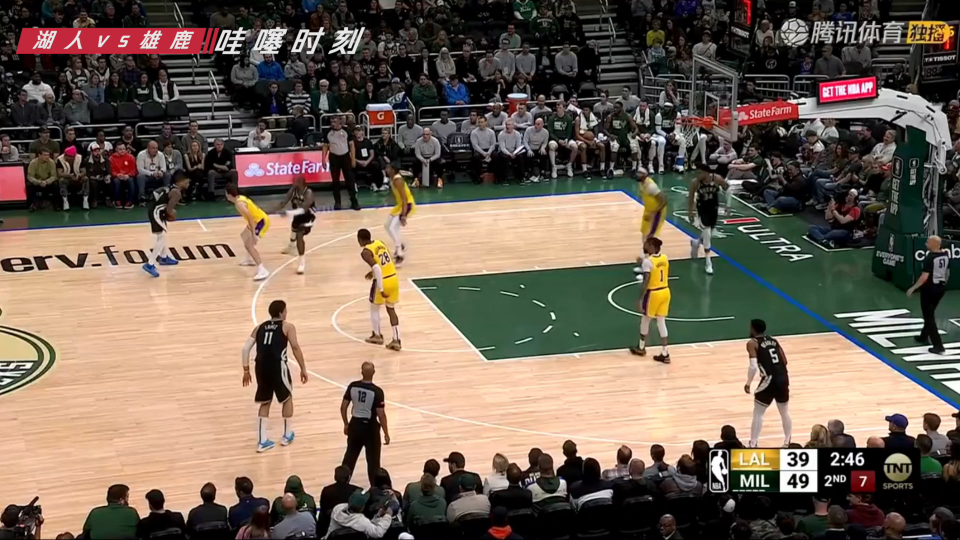 努力感十足!里弗斯追防利拉德封死其投篮空间送上封盖