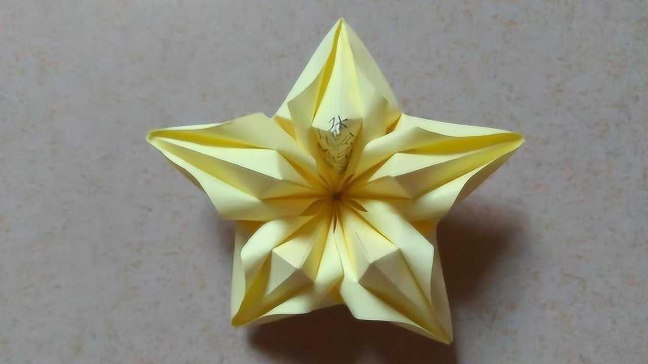 手工折纸栀子花怎么折只要五个花瓣简单拼接就折好了