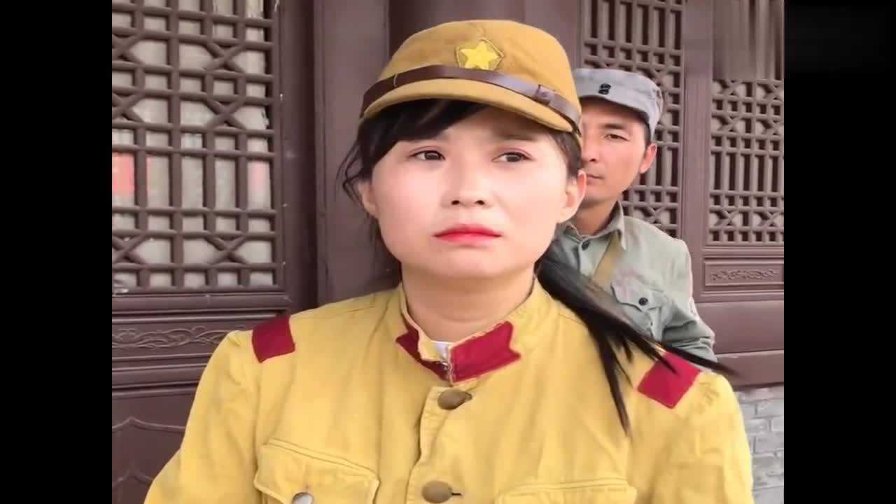抗日神剧拍戏现场男八路打女鬼子第一次见网友这次没吐血