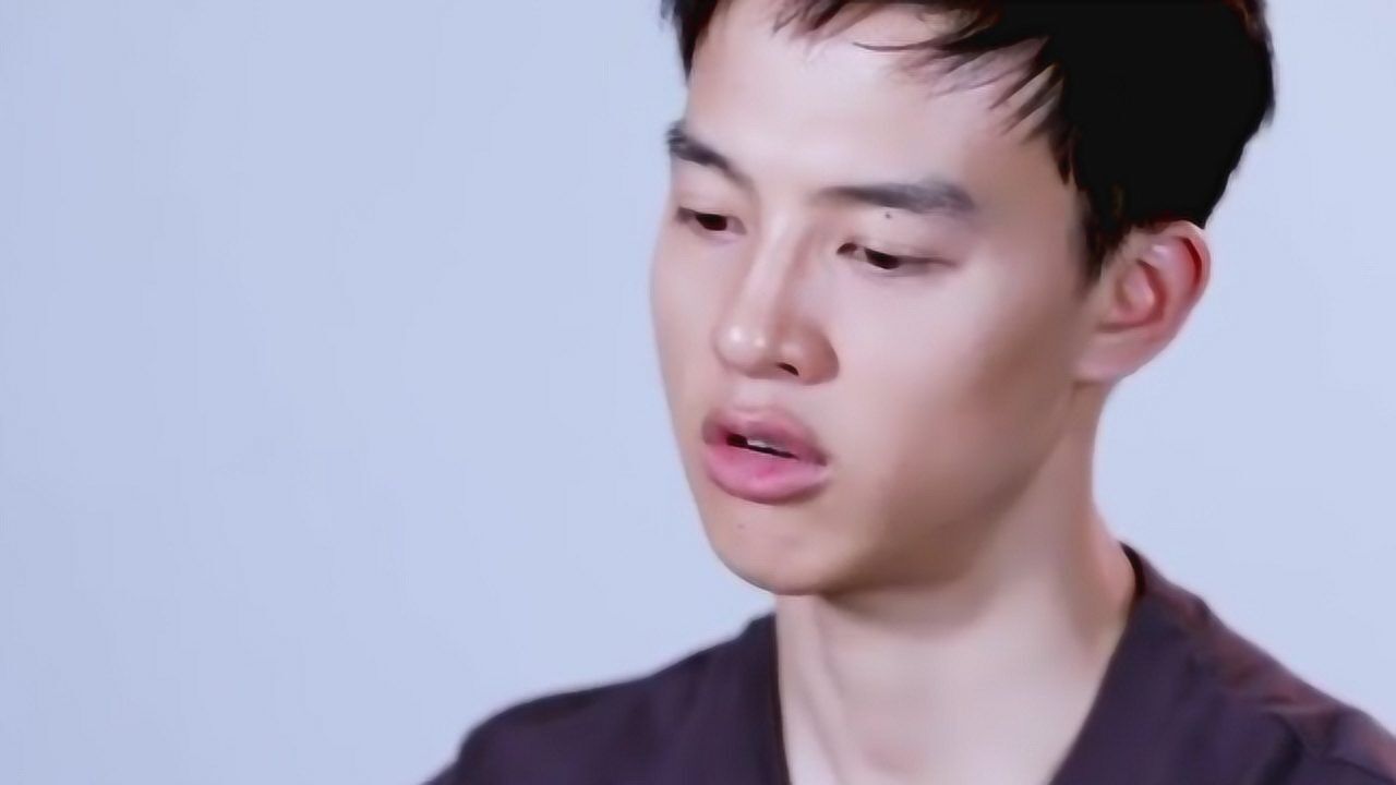 《少年的你》里的郑易,扮演者尹昉是舞蹈家,与刘诗诗是同学