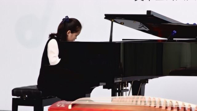 杨子萱钢琴演奏