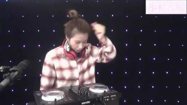 电音DJ嗨曲,经典《的士高》舞曲,美女现场打碟