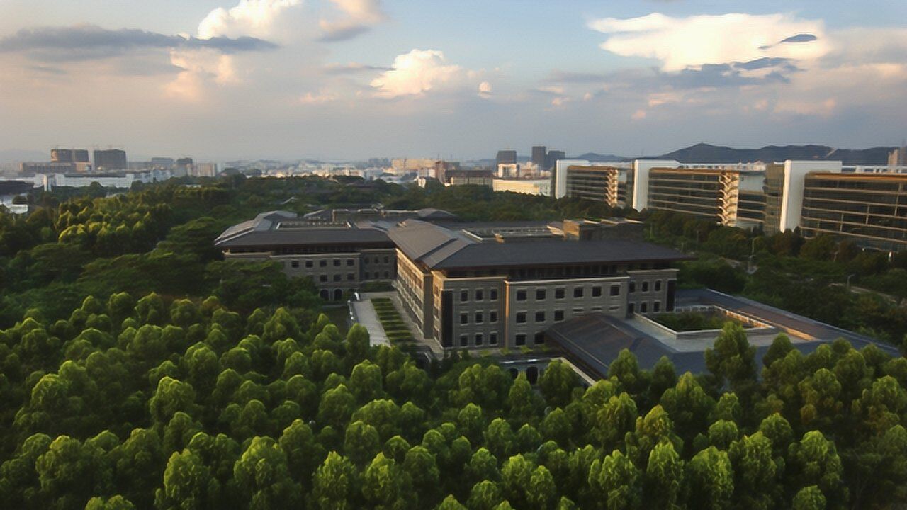 【身临其境】深圳·华为坂田基地 i 深度探访华为全球总部.