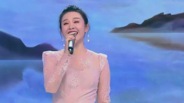 美女陈思演唱《幸福相伴》,音色甜美,令人陶醉