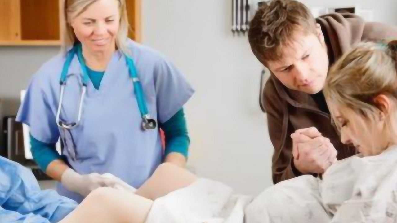 女人能站着生孩子？产科男医生分析多种分娩姿势，看看你适合哪种_腾讯视频